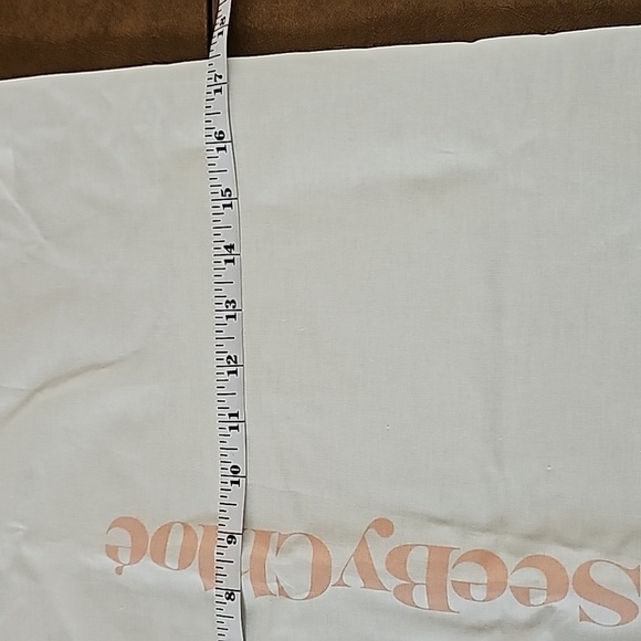 New Chloe Dust Bag - Unused, 17.5” x 17.5”, Perfect for Travel & Bag Storage - Picture 4 of 4